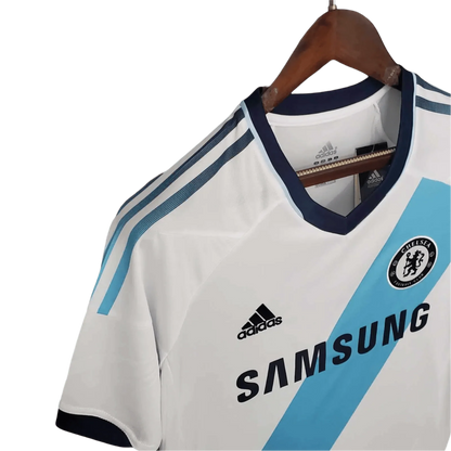 https://cdn.shopify.com/s/files/1/0826/7228/8075/files/20122013-chelsea-samsung-away-retro-kit-classickits433-295533.webp?v=1741198288