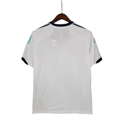 https://cdn.shopify.com/s/files/1/0826/7228/8075/files/20122013-chelsea-samsung-away-retro-kit-classickits433-320051.webp?v=1741198286