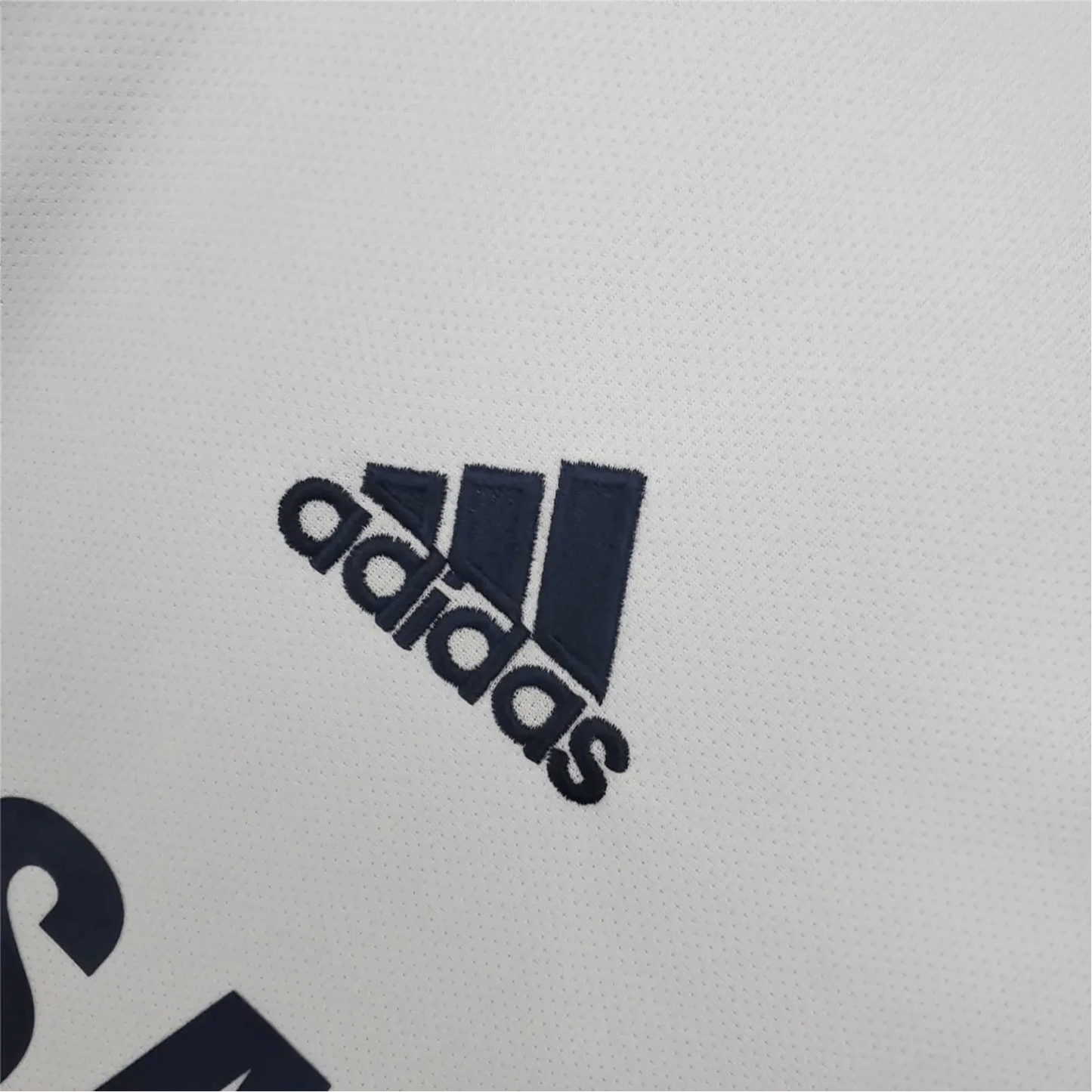 https://cdn.shopify.com/s/files/1/0826/7228/8075/files/20122013-chelsea-samsung-away-retro-kit-classickits433-501414.webp?v=1741198287