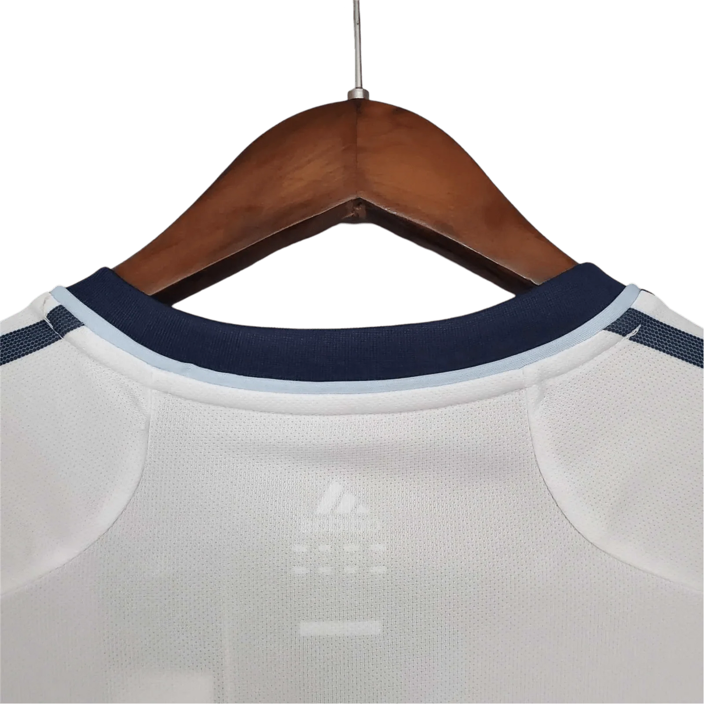 https://cdn.shopify.com/s/files/1/0826/7228/8075/files/20122013-chelsea-samsung-away-retro-kit-classickits433-746830.webp?v=1741198286