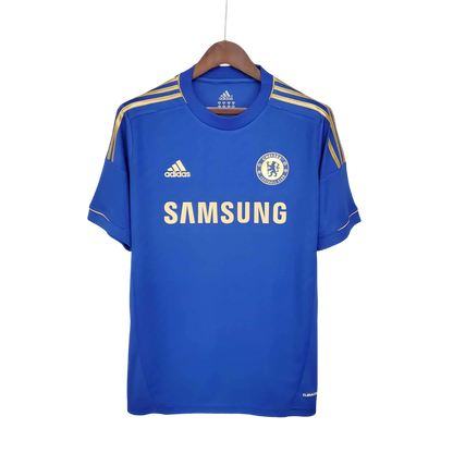 https://cdn.shopify.com/s/files/1/0826/7228/8075/files/20122013-chelsea-samsung-home-retro-kit-classickits433-289879.webp?v=1741198261