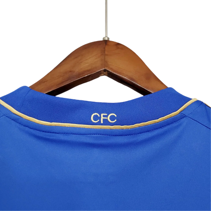 https://cdn.shopify.com/s/files/1/0826/7228/8075/files/20122013-chelsea-samsung-home-retro-kit-classickits433-298072.webp?v=1741198260