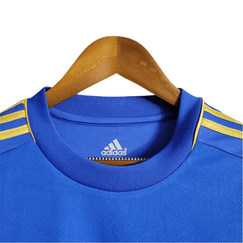 https://cdn.shopify.com/s/files/1/0826/7228/8075/files/20122013-chelsea-samsung-home-retro-kit-long-sleeves-classickits433-149509.webp?v=1741198248