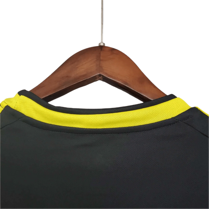 https://cdn.shopify.com/s/files/1/0826/7228/8075/files/20122013-chelsea-samsung-third-away-retro-kit-classickits433-230823.webp?v=1741198272