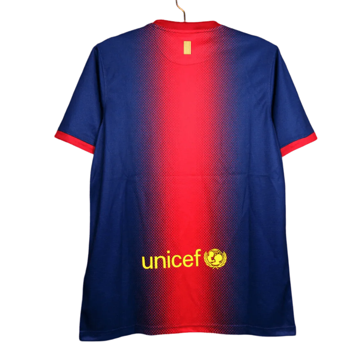 https://cdn.shopify.com/s/files/1/0826/7228/8075/files/20122013-fc-barcelona-qatar-foundation-home-retro-kit-classickits433-106571.webp?v=1741197561
