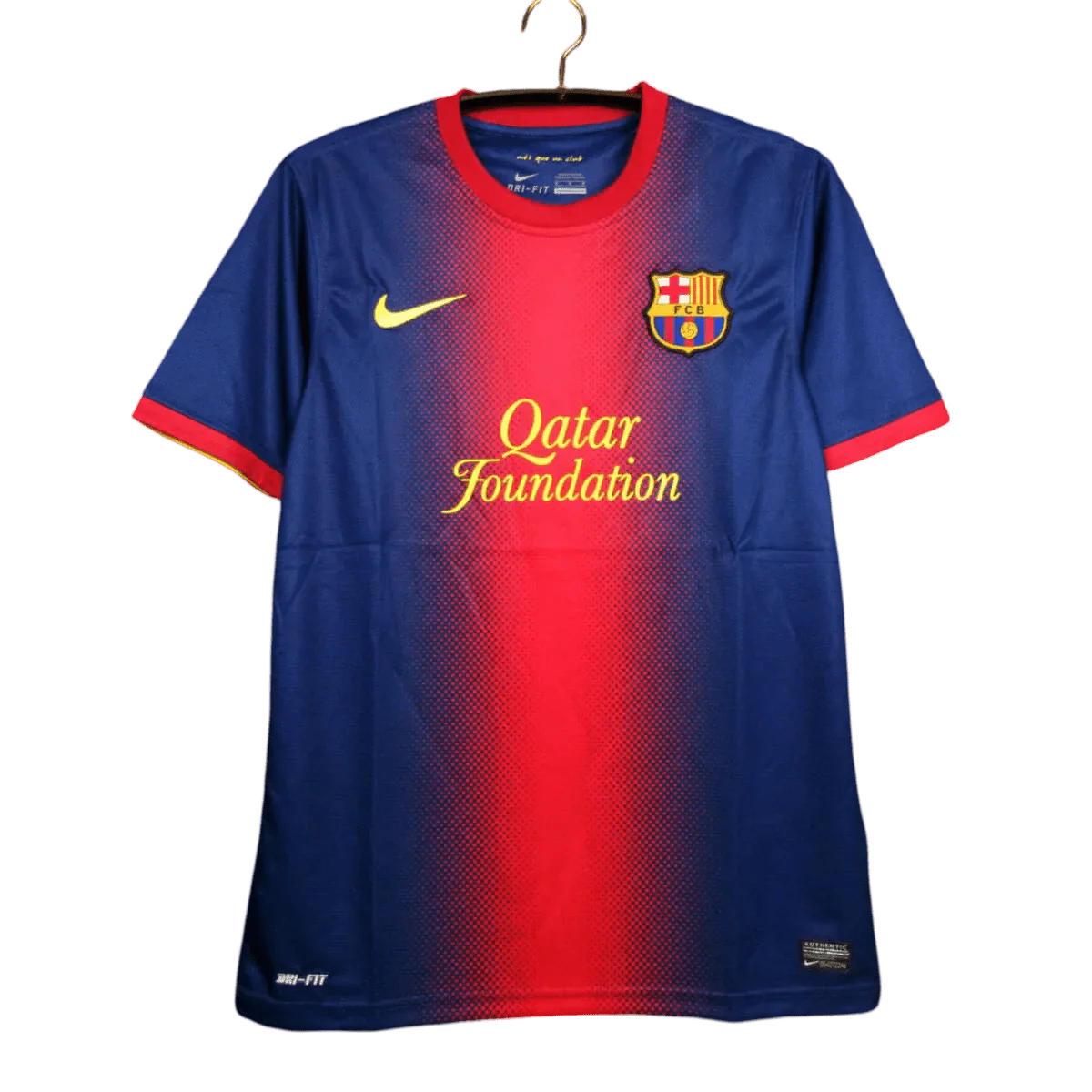 https://cdn.shopify.com/s/files/1/0826/7228/8075/files/20122013-fc-barcelona-qatar-foundation-home-retro-kit-classickits433-604293.webp?v=1741197561