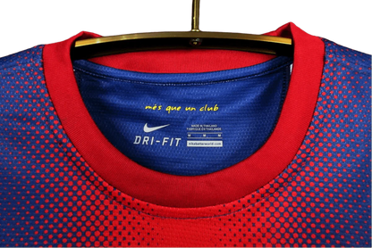 https://cdn.shopify.com/s/files/1/0826/7228/8075/files/20122013-fc-barcelona-qatar-foundation-home-retro-kit-classickits433-655068.webp?v=1741197559