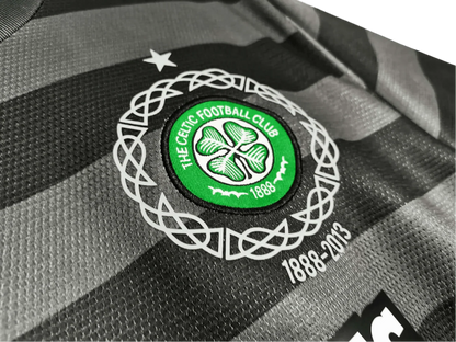 https://cdn.shopify.com/s/files/1/0826/7228/8075/files/20122013-glasgow-celtic-tennents-away-black-125th-anniv-retro-kit-classickits433-258379.webp?v=1741198261