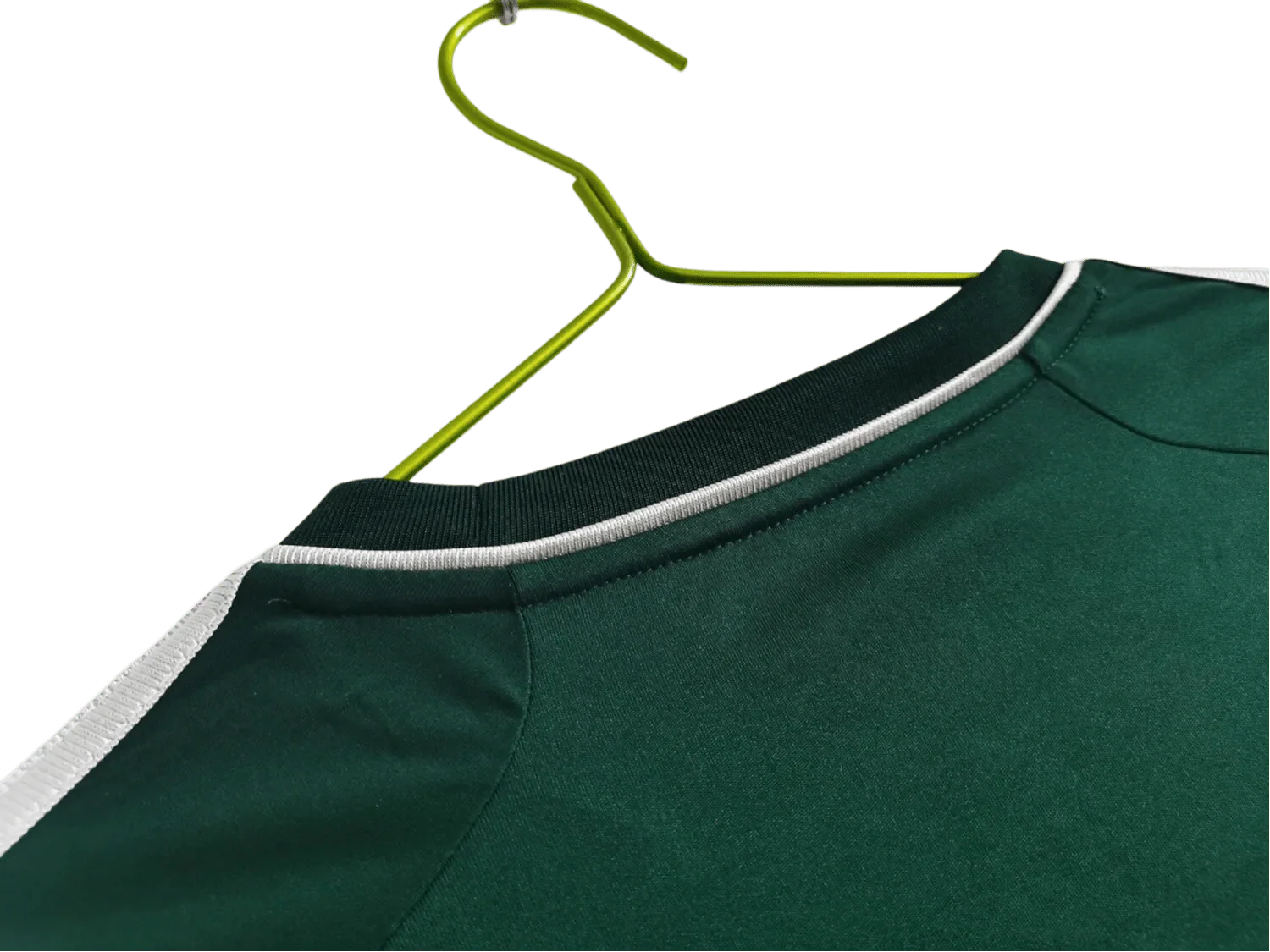 https://cdn.shopify.com/s/files/1/0826/7228/8075/files/20122013-real-madrid-bwin-3rd-green-retro-kit-989204.webp?v=1741197539