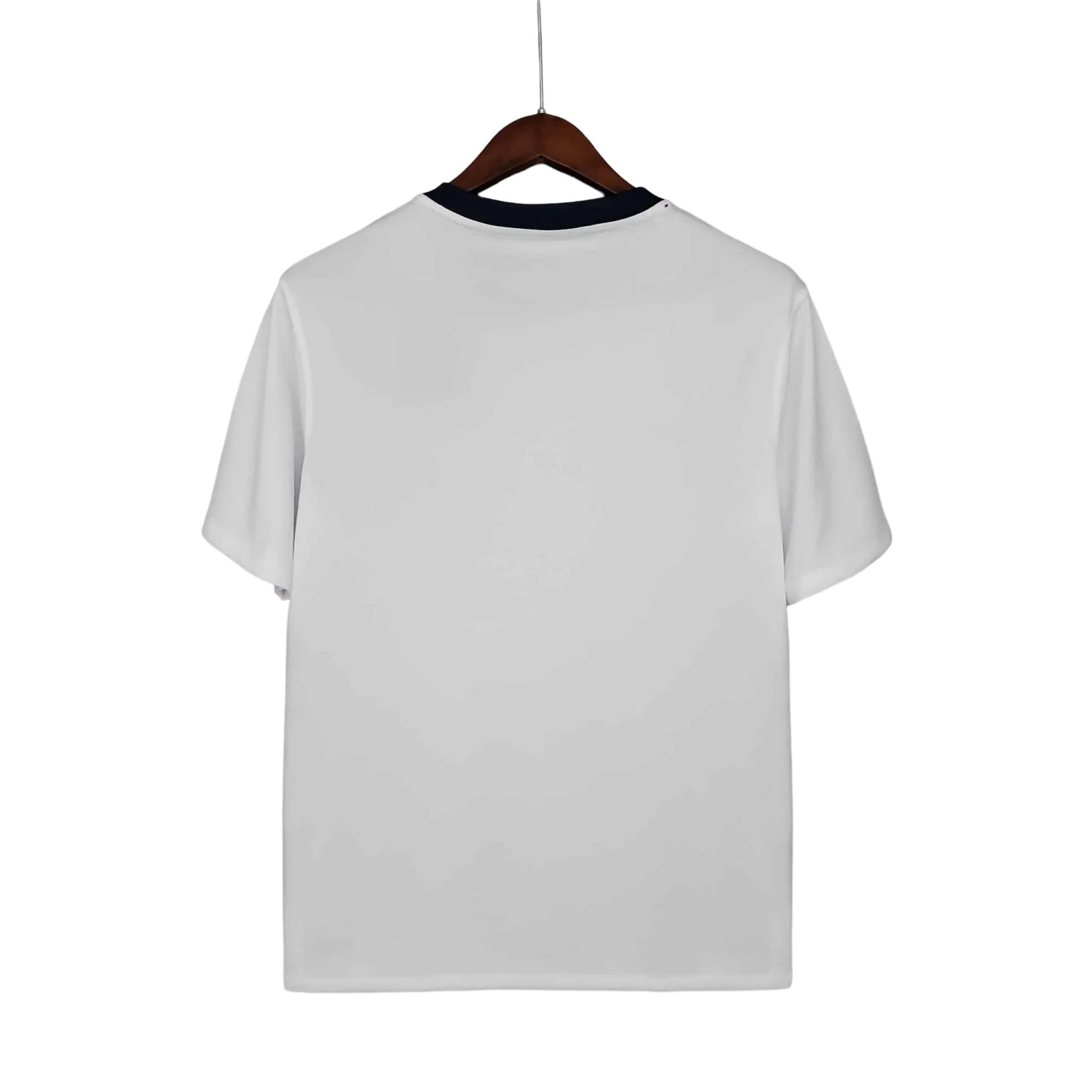 https://cdn.shopify.com/s/files/1/0826/7228/8075/files/2013-england-home-retro-kit-189927.webp?v=1741197043
