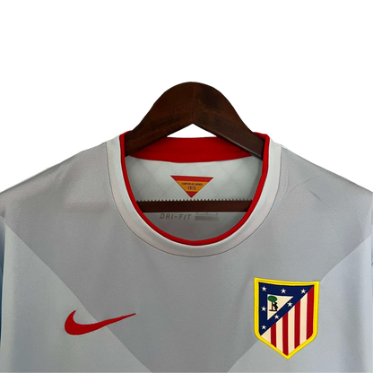 https://cdn.shopify.com/s/files/1/0826/7228/8075/files/20132014-atletico-madrid-azerbaijan-away-retro-kit-classickits433-642371.webp?v=1741198257