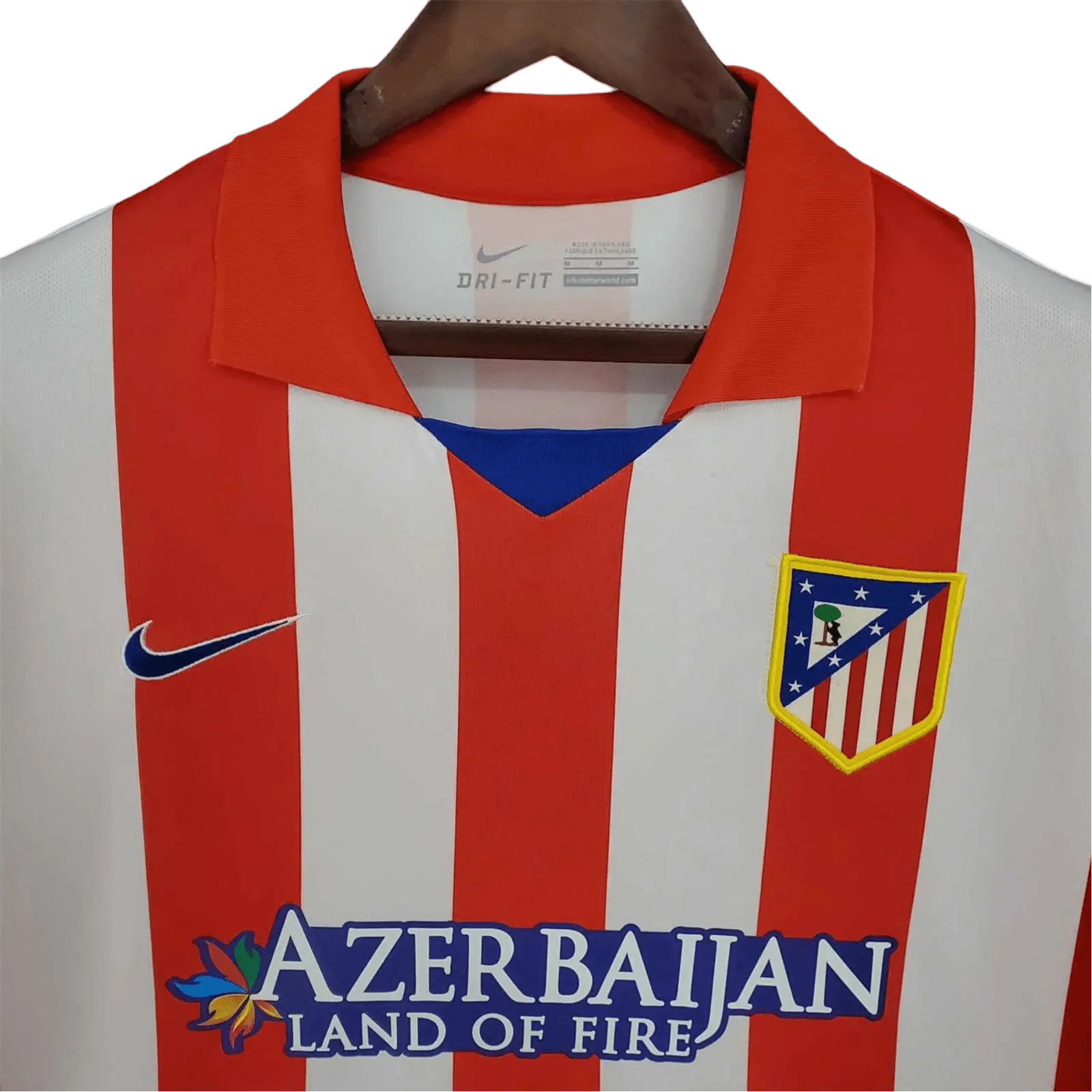 https://cdn.shopify.com/s/files/1/0826/7228/8075/files/20132014-atletico-madrid-azerbaijan-home-retro-kit-classickits433-185184.webp?v=1741198259