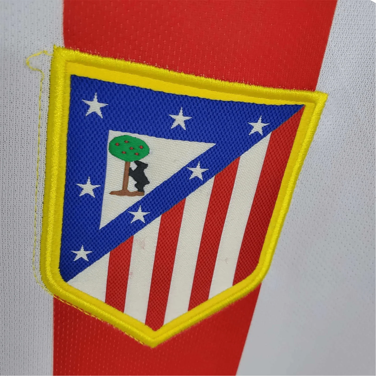 https://cdn.shopify.com/s/files/1/0826/7228/8075/files/20132014-atletico-madrid-azerbaijan-home-retro-kit-classickits433-374022.webp?v=1741198258