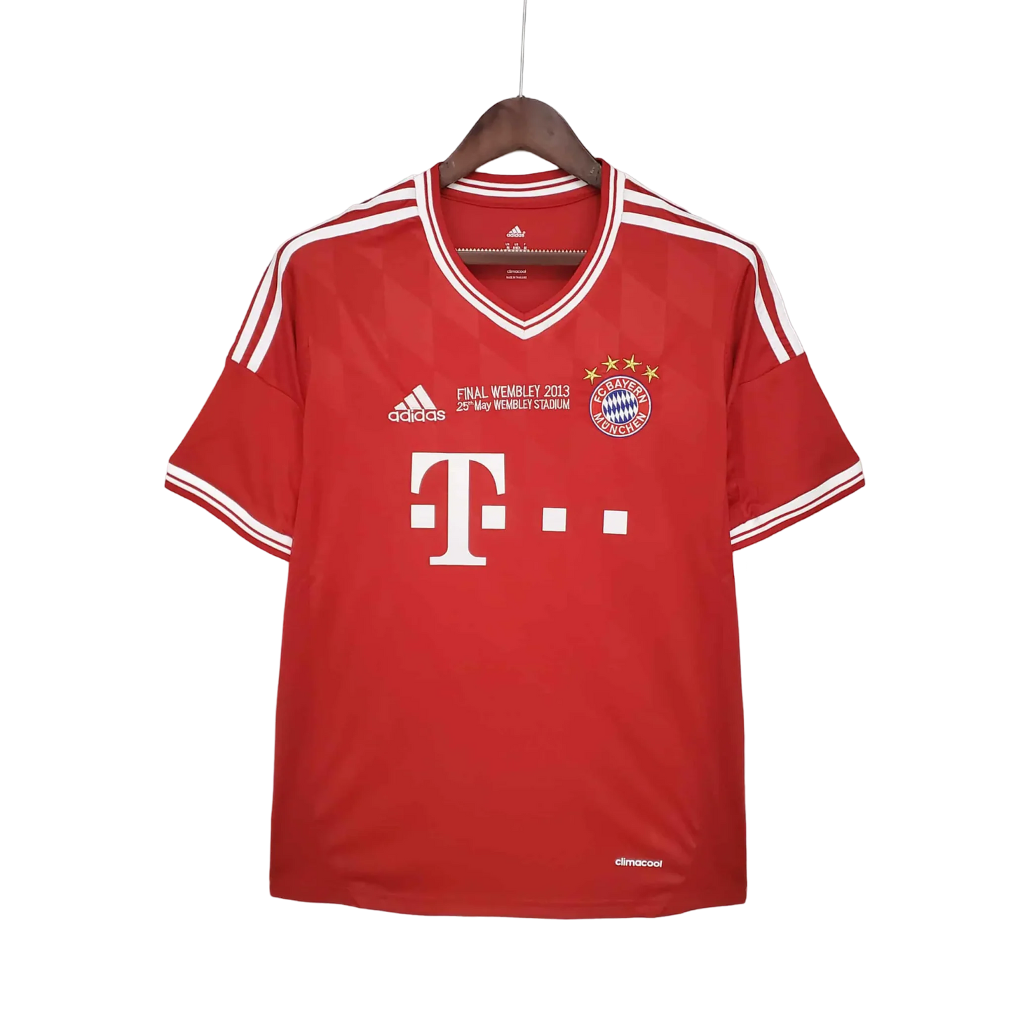 https://cdn.shopify.com/s/files/1/0826/7228/8075/files/20132014-bayern-munich-ucl-final-home-retro-kit-classickits433-350873.webp?v=1741197846