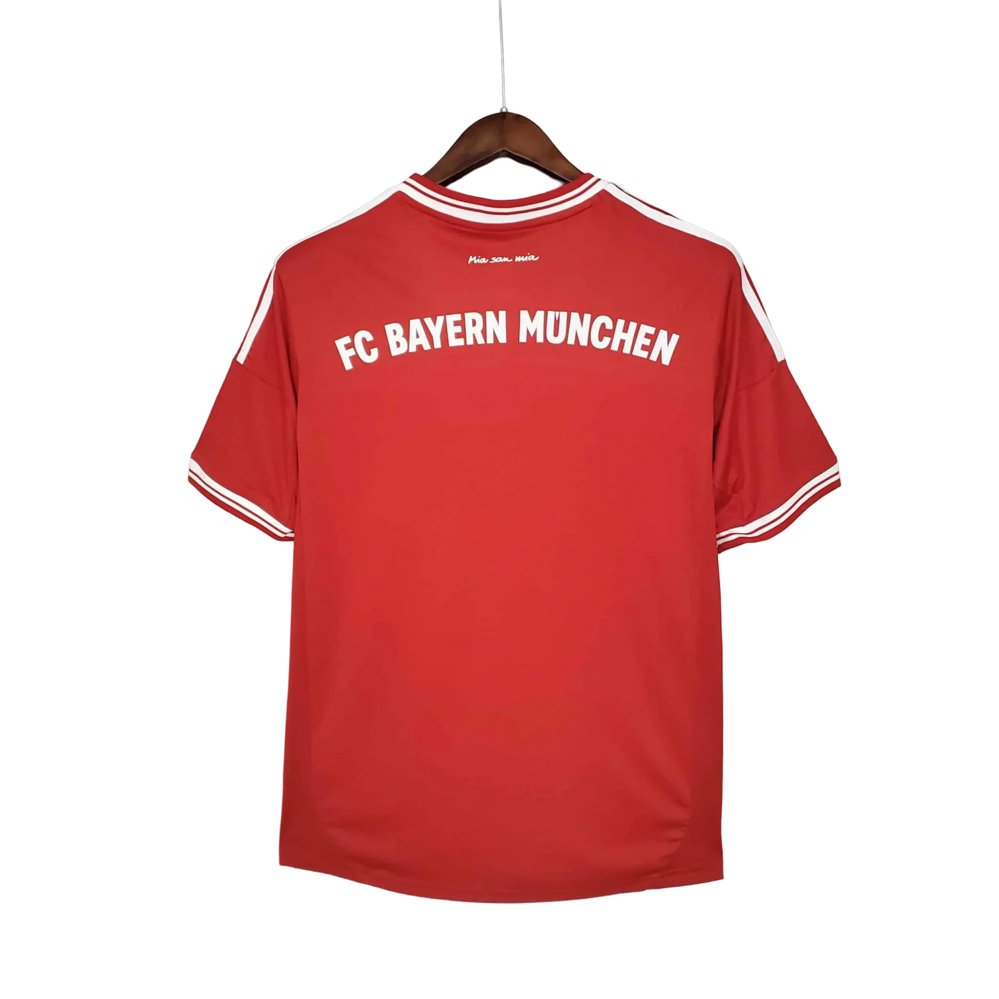 https://cdn.shopify.com/s/files/1/0826/7228/8075/files/20132014-bayern-munich-ucl-final-home-retro-kit-classickits433-431379.webp?v=1741197850