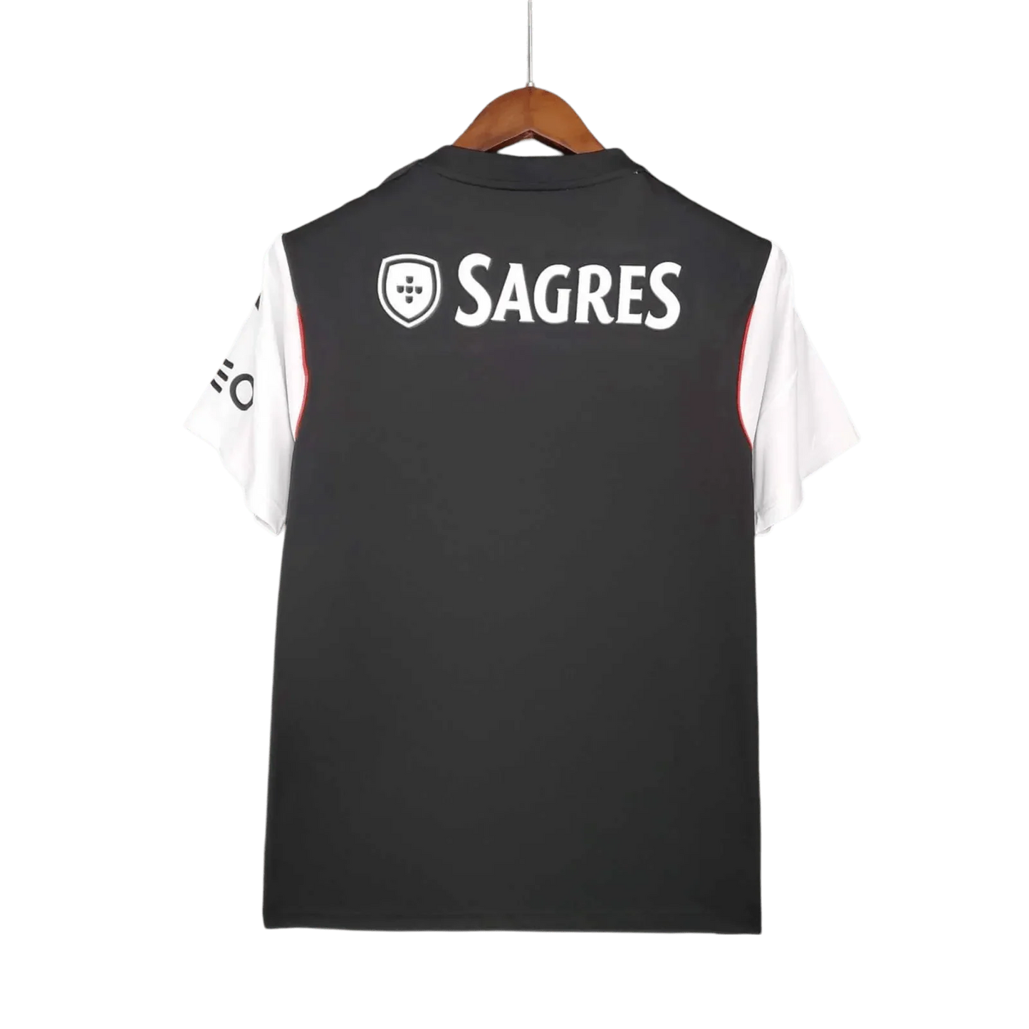 https://cdn.shopify.com/s/files/1/0826/7228/8075/files/20132014-benfica-moche-away-retro-kit-classickits433-193174.webp?v=1741198250