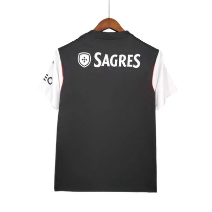 https://cdn.shopify.com/s/files/1/0826/7228/8075/files/20132014-benfica-moche-away-retro-kit-classickits433-193174.webp?v=1741198250