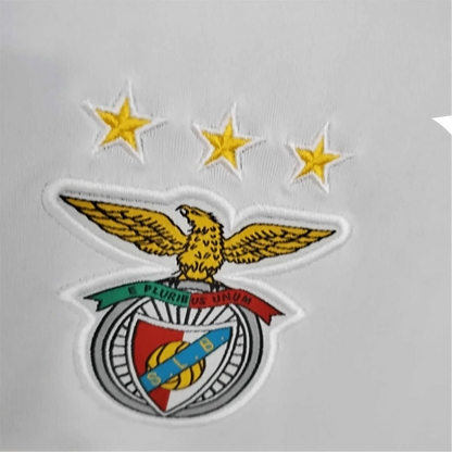 https://cdn.shopify.com/s/files/1/0826/7228/8075/files/20132014-benfica-moche-away-retro-kit-classickits433-632243.webp?v=1741198250