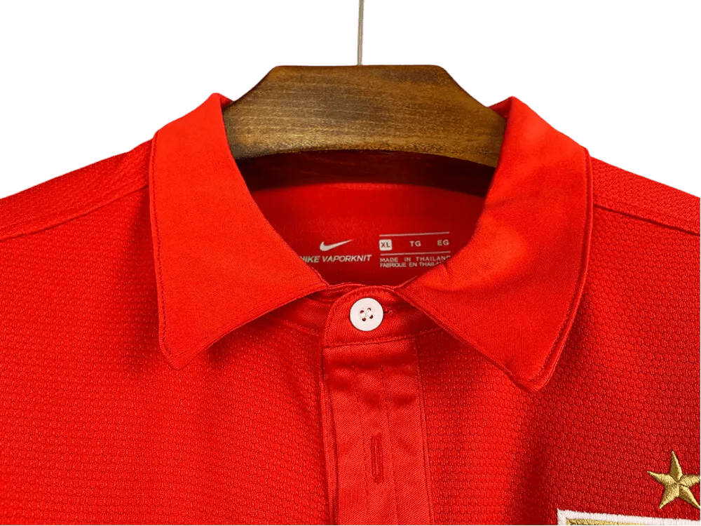 https://cdn.shopify.com/s/files/1/0826/7228/8075/files/20132014-england-home-retro-kit-834633.webp?v=1741196945