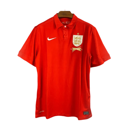 https://cdn.shopify.com/s/files/1/0826/7228/8075/files/20132014-england-home-retro-kit-948044.webp?v=1741196944