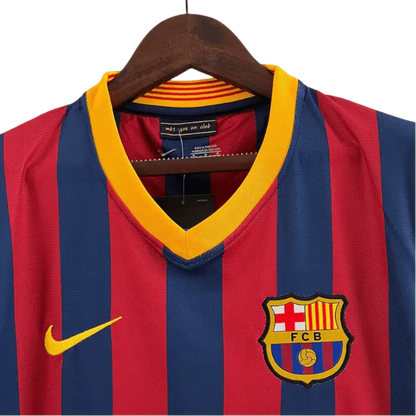 https://cdn.shopify.com/s/files/1/0826/7228/8075/files/20132014-fc-barcelona-qatar-airways-home-retro-kit-classickits433-495535.webp?v=1741197549