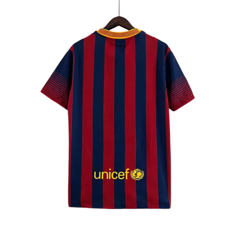 https://cdn.shopify.com/s/files/1/0826/7228/8075/files/20132014-fc-barcelona-qatar-airways-home-retro-kit-classickits433-738918.webp?v=1741197547