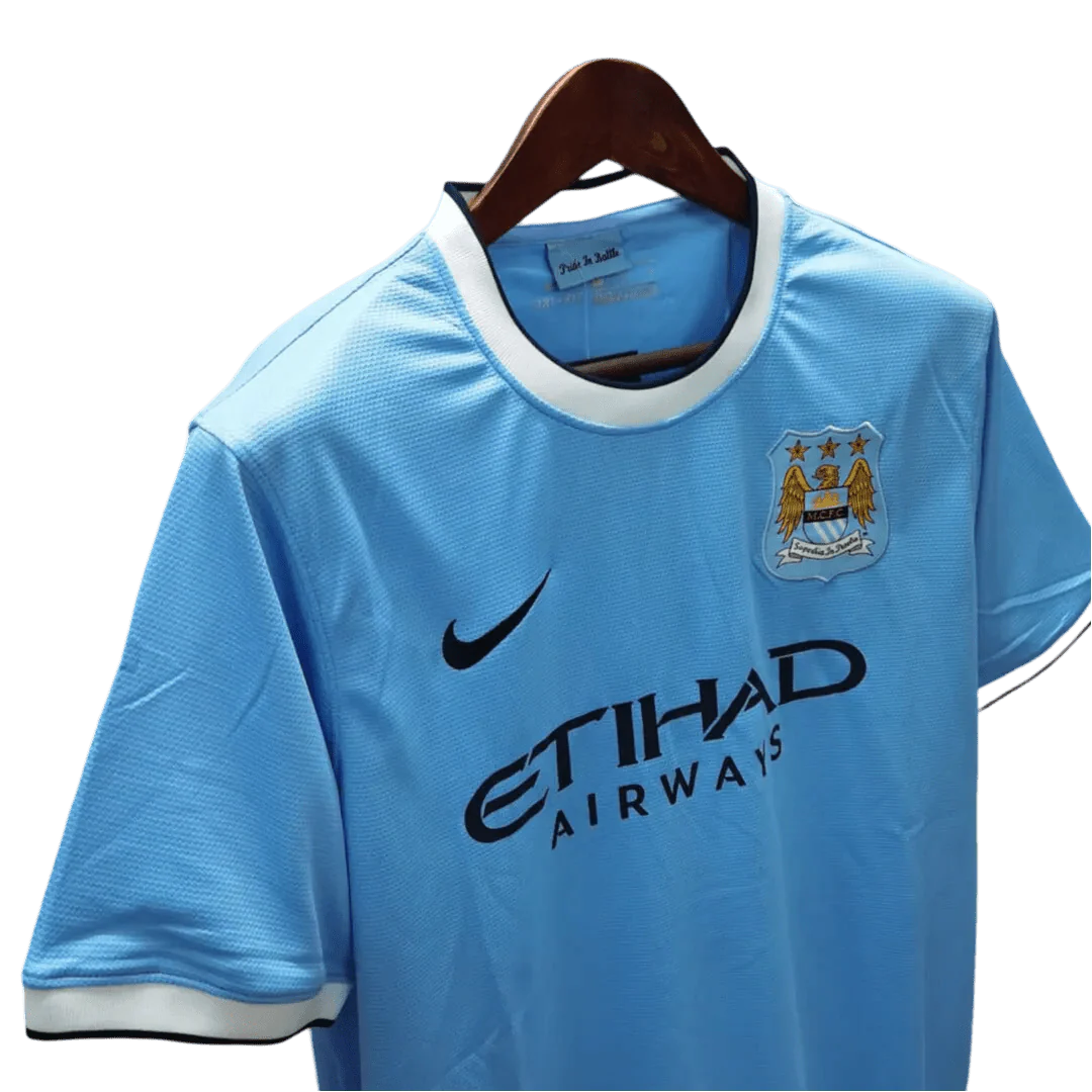 https://cdn.shopify.com/s/files/1/0826/7228/8075/files/20132014-manchester-city-etihad-airways-home-retro-kit-classickits43-645870.webp?v=1741198272