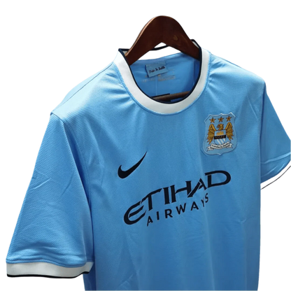 https://cdn.shopify.com/s/files/1/0826/7228/8075/files/20132014-manchester-city-etihad-airways-home-retro-kit-classickits43-645870.webp?v=1741198272