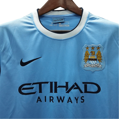 https://cdn.shopify.com/s/files/1/0826/7228/8075/files/20132014-manchester-city-etihad-airways-home-retro-kit-classickits43-714480.webp?v=1741198273
