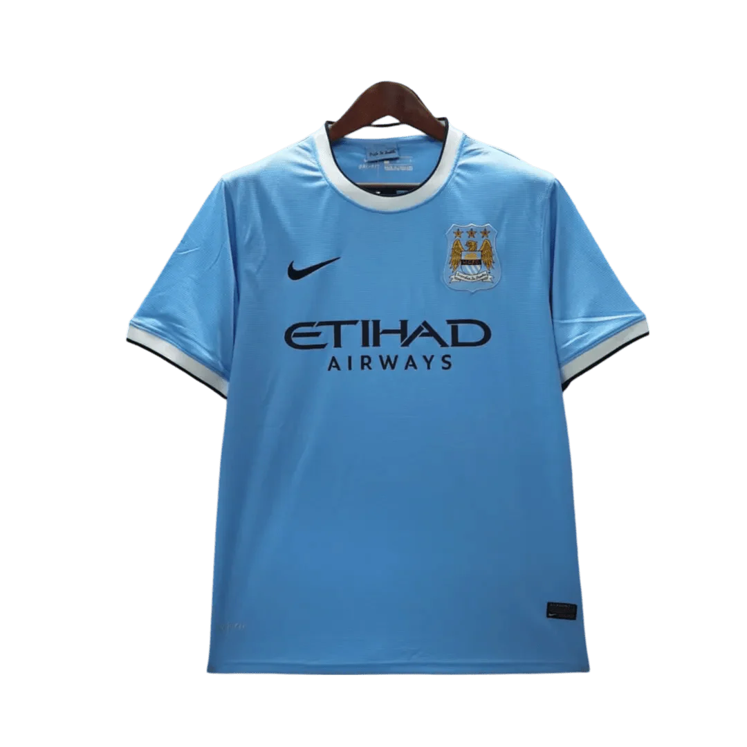 https://cdn.shopify.com/s/files/1/0826/7228/8075/files/20132014-manchester-city-etihad-airways-home-retro-kit-classickits43-906105.webp?v=1741198272