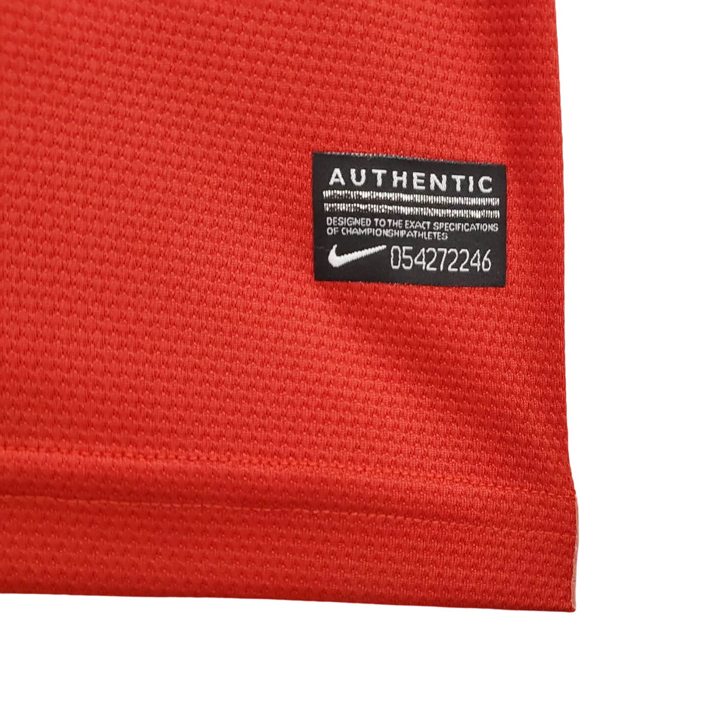 https://cdn.shopify.com/s/files/1/0826/7228/8075/files/20132014-manchester-united-aon-home-retro-kit-classickits433-257899.webp?v=1741197619