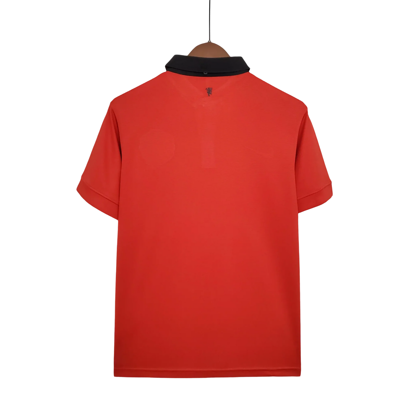 https://cdn.shopify.com/s/files/1/0826/7228/8075/files/20132014-manchester-united-aon-home-retro-kit-classickits433-839414.webp?v=1741197619