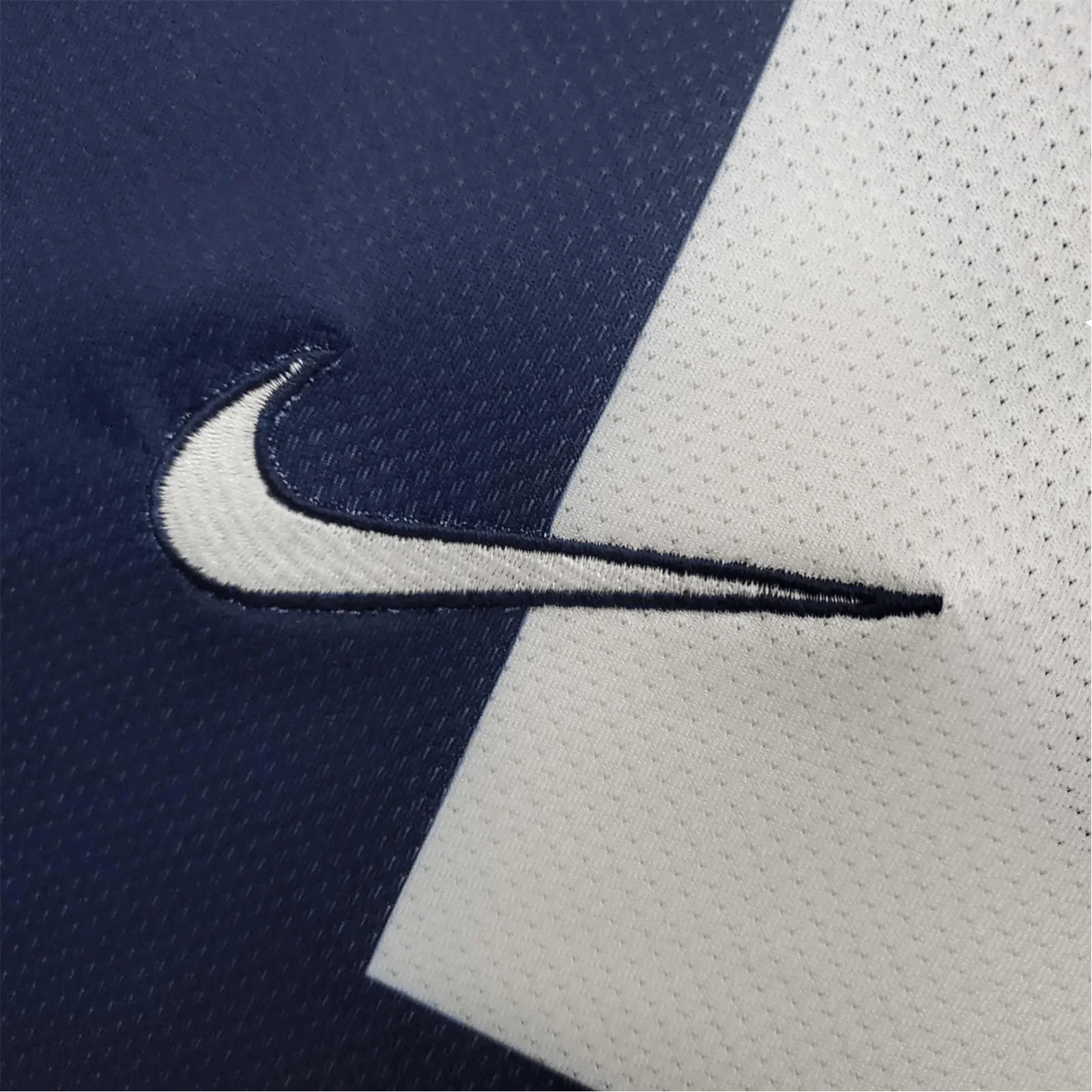 https://cdn.shopify.com/s/files/1/0826/7228/8075/files/20132014-paris-saint-germain-fly-emirates-home-retro-jersey-327101.webp?v=1741198015