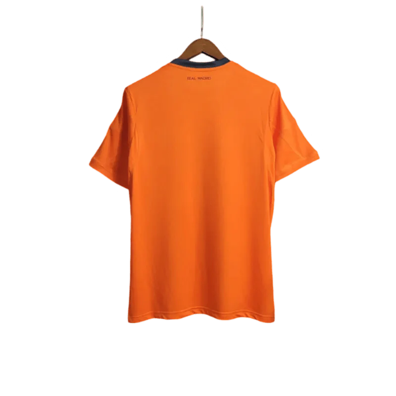 https://cdn.shopify.com/s/files/1/0826/7228/8075/files/20132014-real-madrid-fly-emirates-2nd-away-retro-kit-593281.webp?v=1741197276