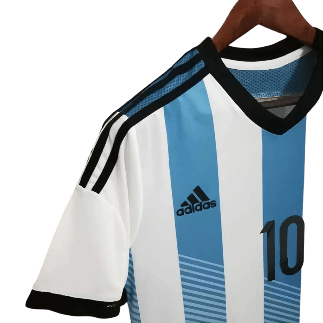https://cdn.shopify.com/s/files/1/0826/7228/8075/files/2014-argentina-world-cup-home-retro-kit-classickits433-456172.webp?v=1741198784