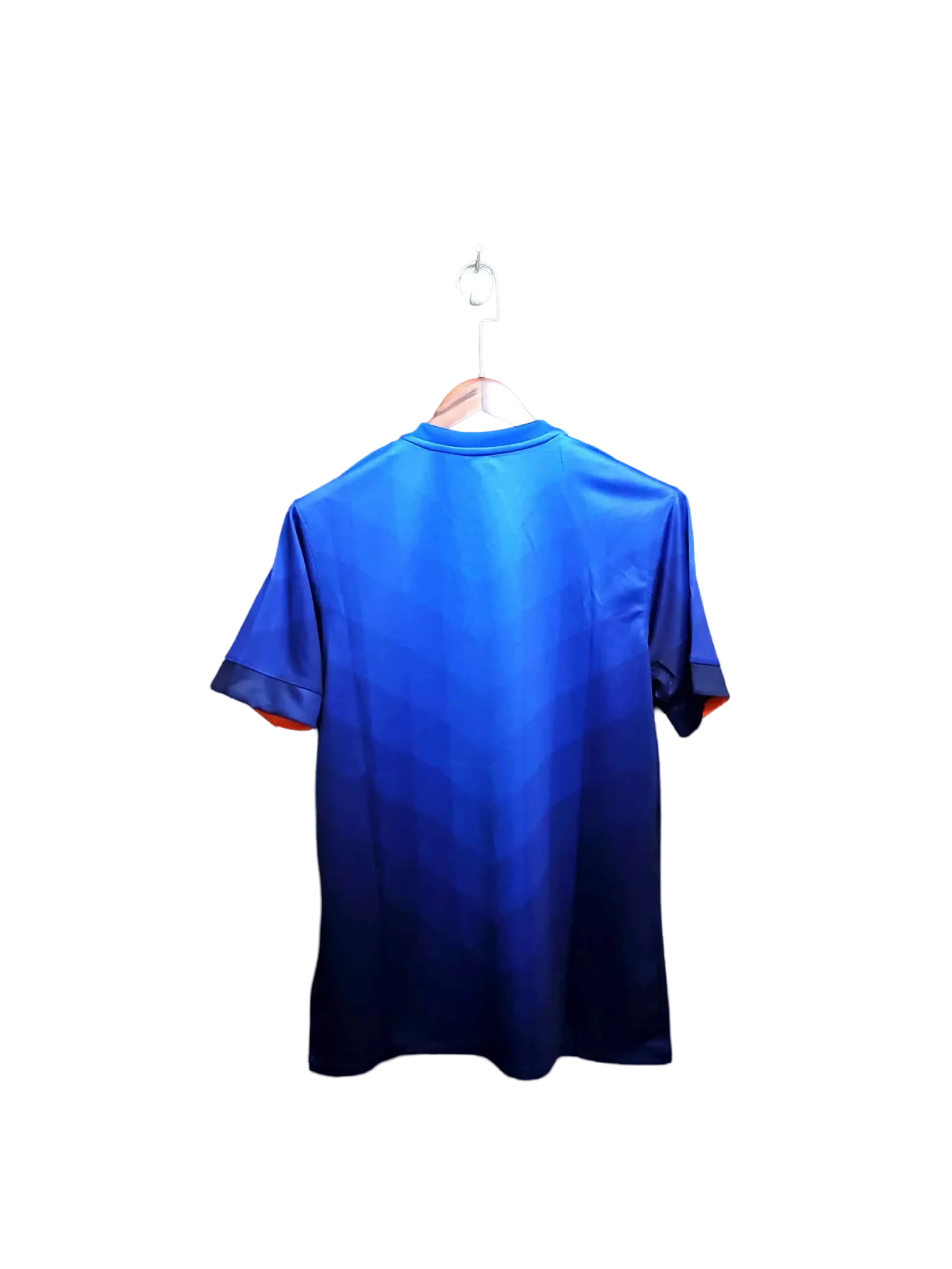 https://cdn.shopify.com/s/files/1/0826/7228/8075/files/2014-netherlands-away-retro-kit-453006.webp?v=1741197033