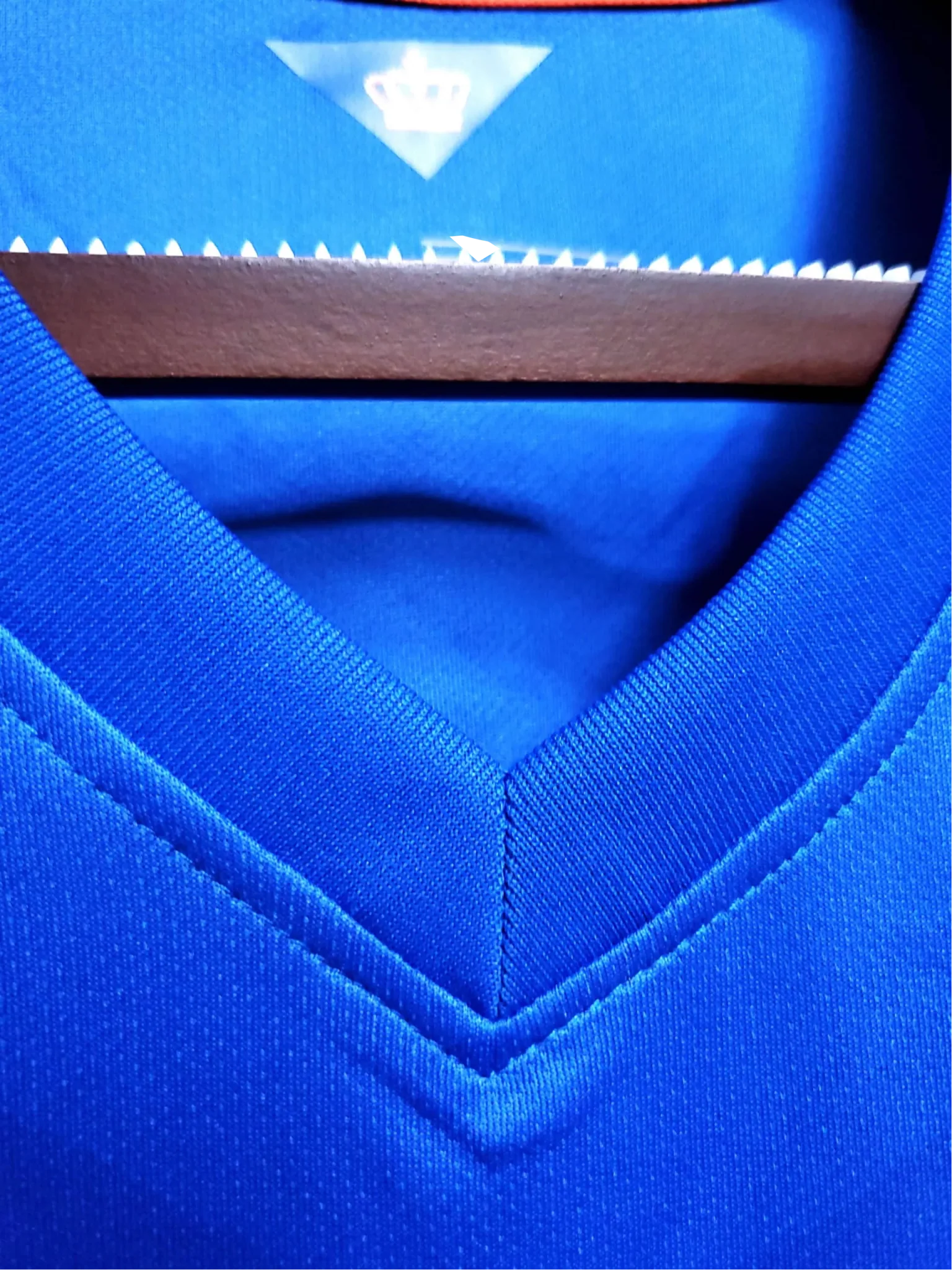 https://cdn.shopify.com/s/files/1/0826/7228/8075/files/2014-netherlands-away-retro-kit-825776.webp?v=1741197035