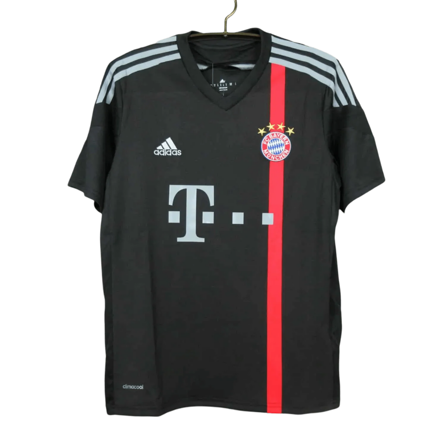 https://cdn.shopify.com/s/files/1/0826/7228/8075/files/20142015-bayern-munich-third-black-retro-kit-classickits433-212456.webp?v=1741197743