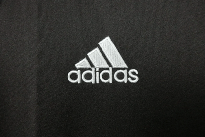https://cdn.shopify.com/s/files/1/0826/7228/8075/files/20142015-bayern-munich-third-black-retro-kit-classickits433-998337.webp?v=1741197745