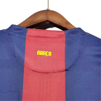 https://cdn.shopify.com/s/files/1/0826/7228/8075/files/20142015-fc-barcelona-qatar-airways-home-retro-kit-classickits433-141991.webp?v=1741197621