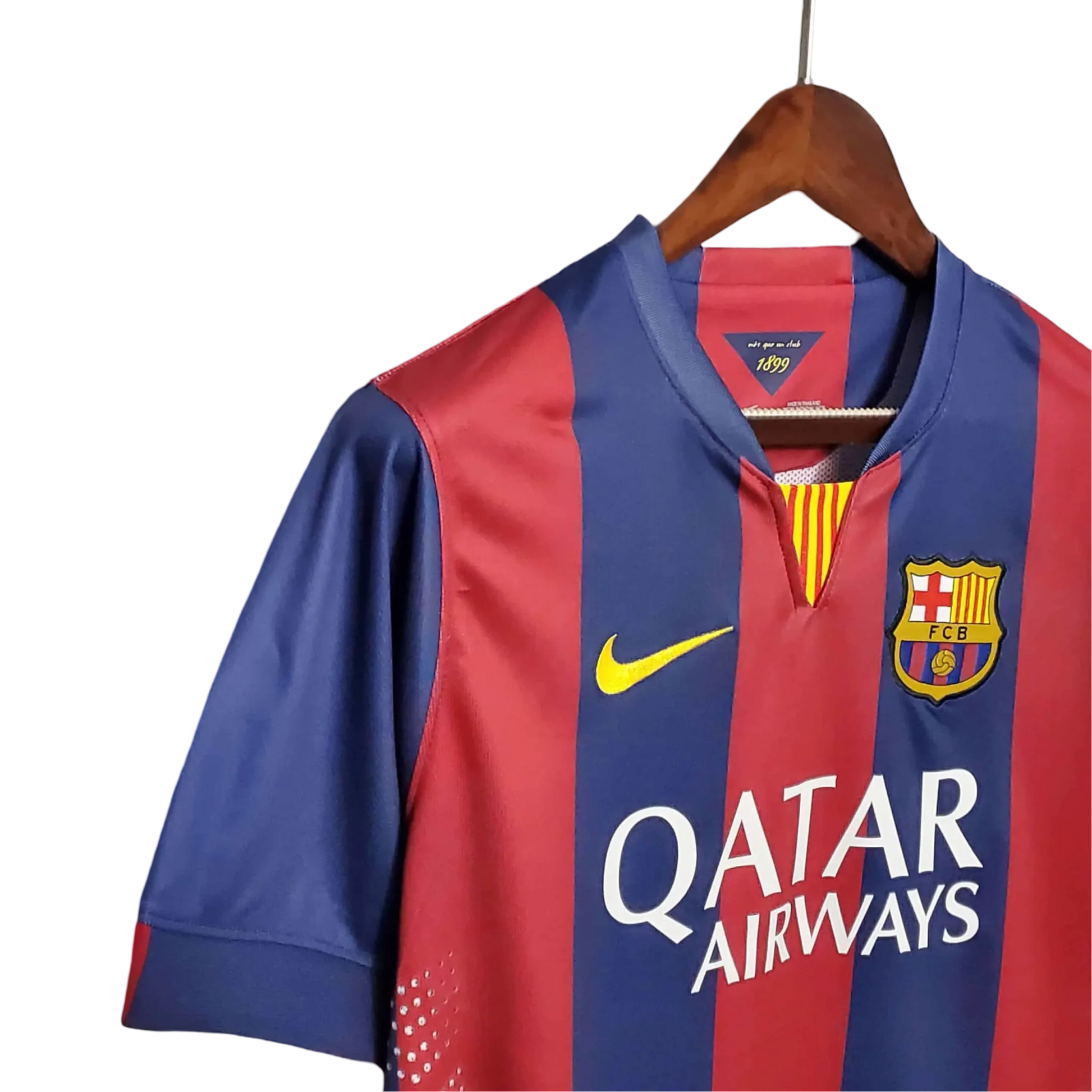 https://cdn.shopify.com/s/files/1/0826/7228/8075/files/20142015-fc-barcelona-qatar-airways-home-retro-kit-classickits433-193308.webp?v=1741197619