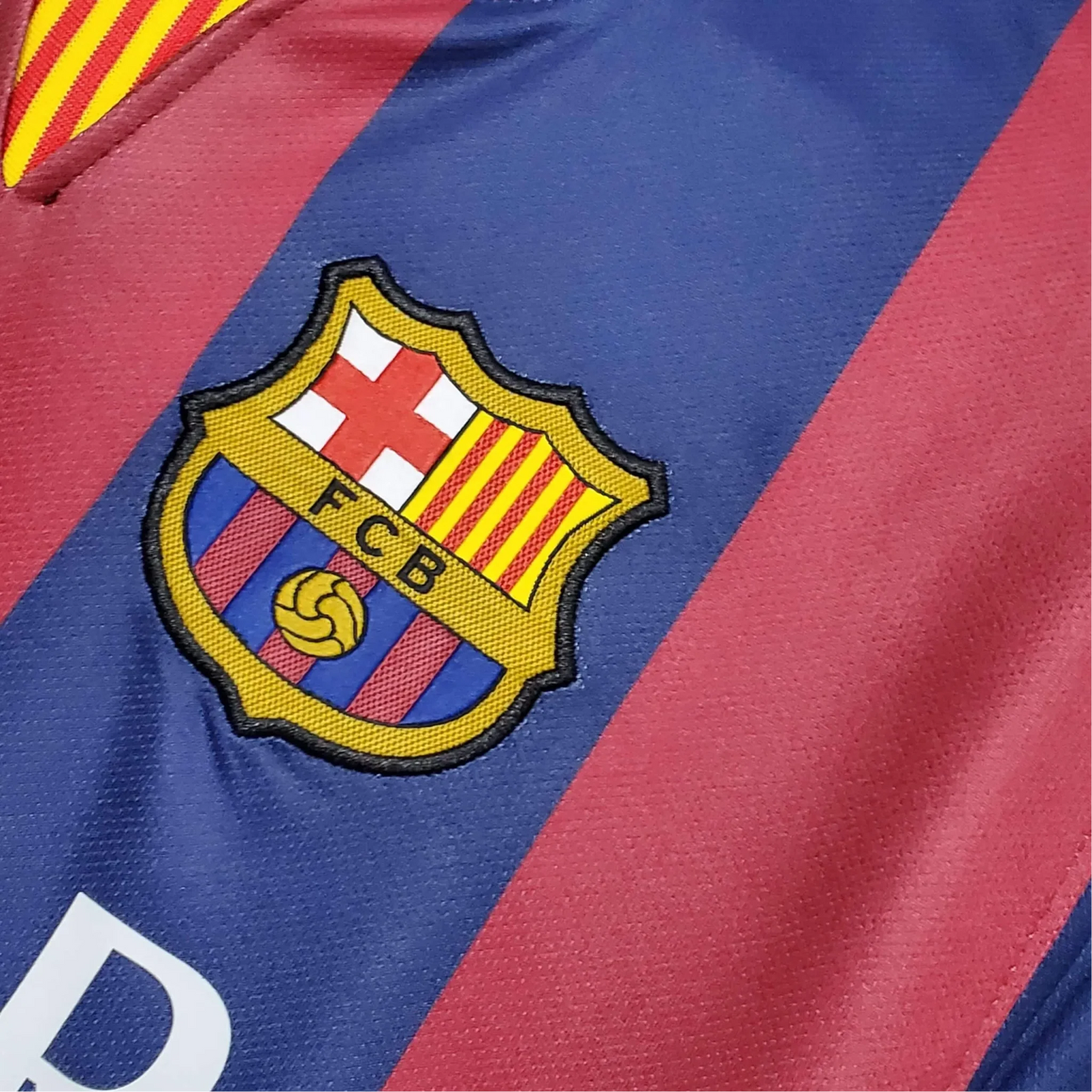 https://cdn.shopify.com/s/files/1/0826/7228/8075/files/20142015-fc-barcelona-qatar-airways-home-retro-kit-classickits433-438060.webp?v=1741197621