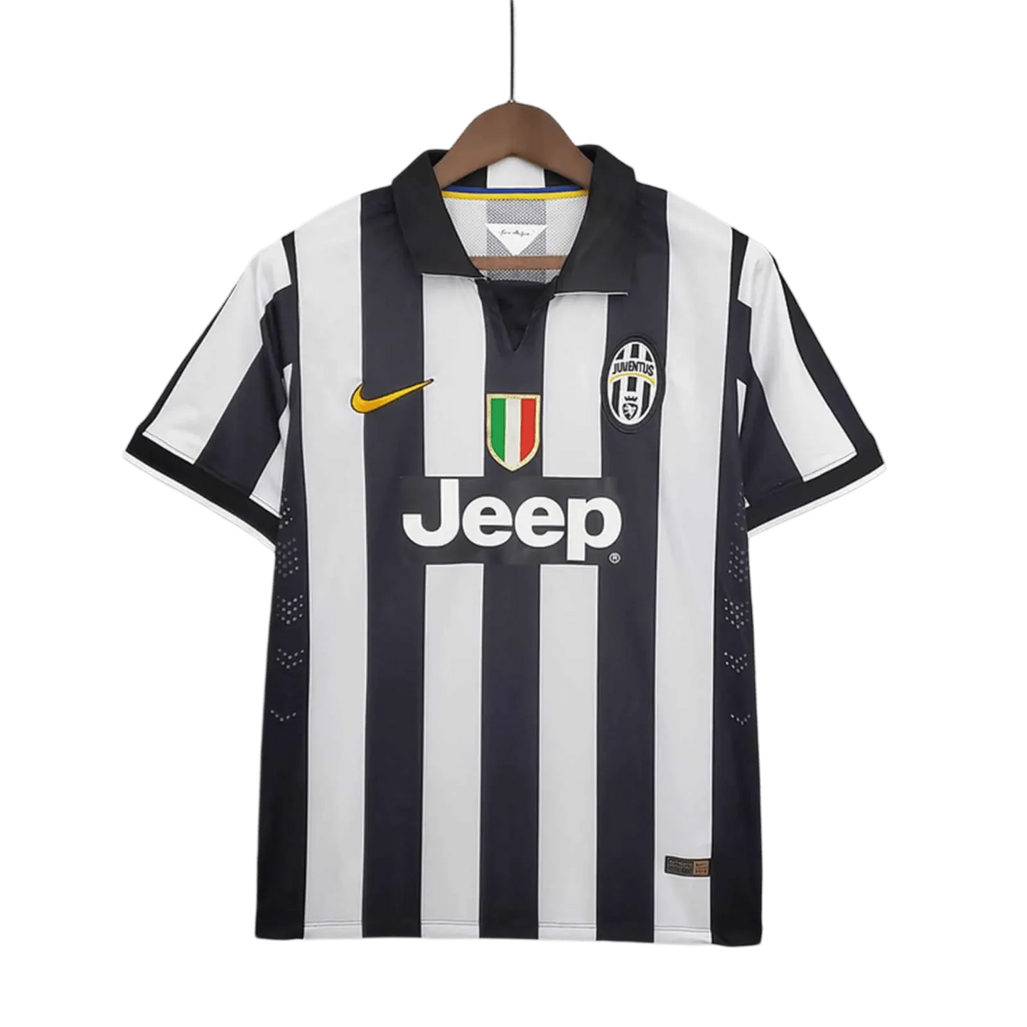 https://cdn.shopify.com/s/files/1/0826/7228/8075/files/20142015-juventus-jeep-home-retro-kit-231484.webp?v=1741197283