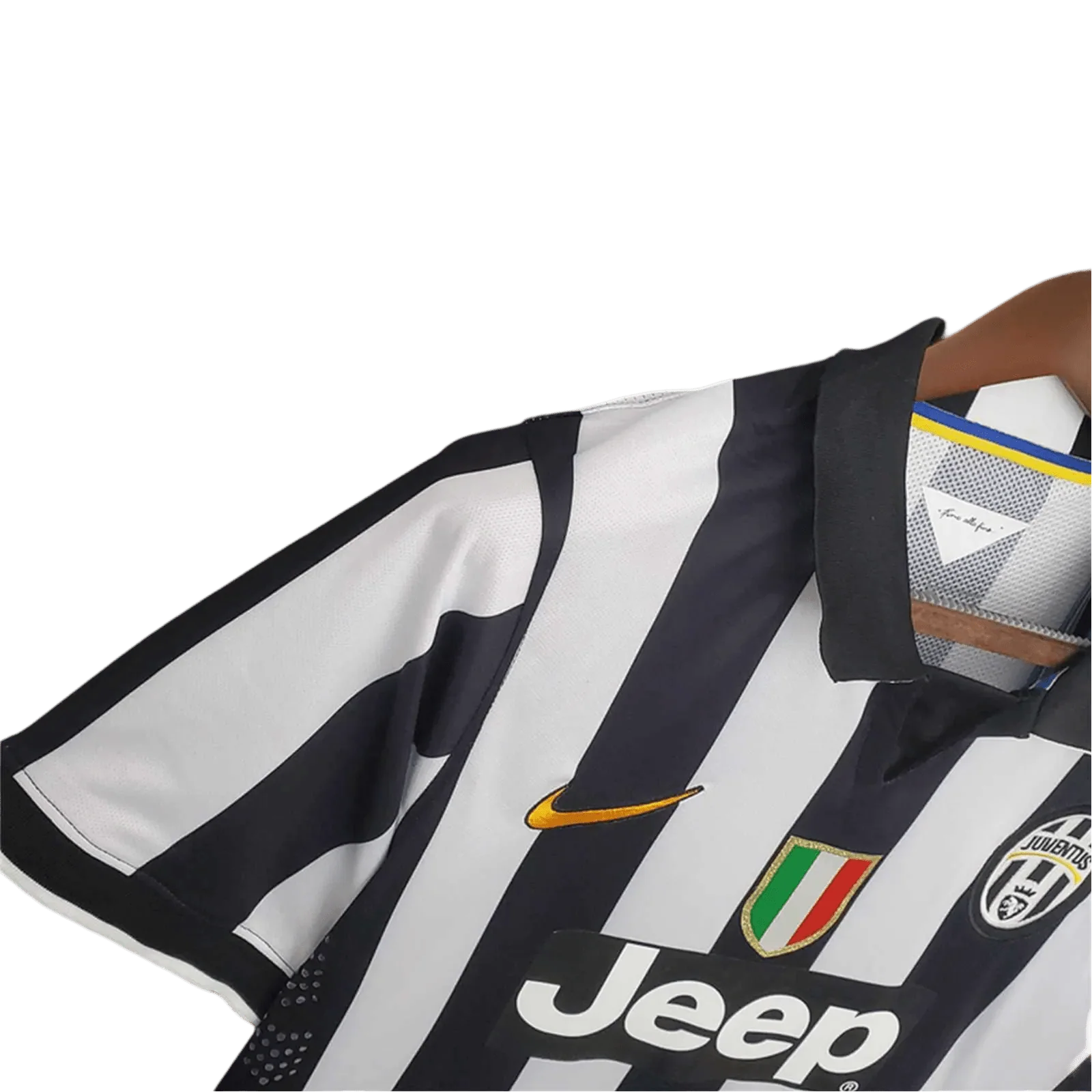https://cdn.shopify.com/s/files/1/0826/7228/8075/files/20142015-juventus-jeep-home-retro-kit-389989.webp?v=1741197282