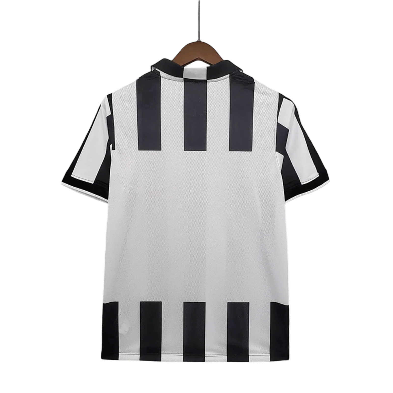 https://cdn.shopify.com/s/files/1/0826/7228/8075/files/20142015-juventus-jeep-home-retro-kit-624000.webp?v=1741197283