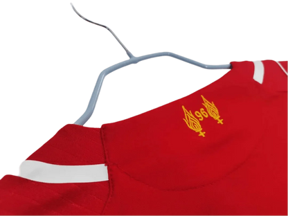 https://cdn.shopify.com/s/files/1/0826/7228/8075/files/20142015-liverpooi-standard-chartered-home-retro-kit-classickits433-892881.webp?v=1741197835
