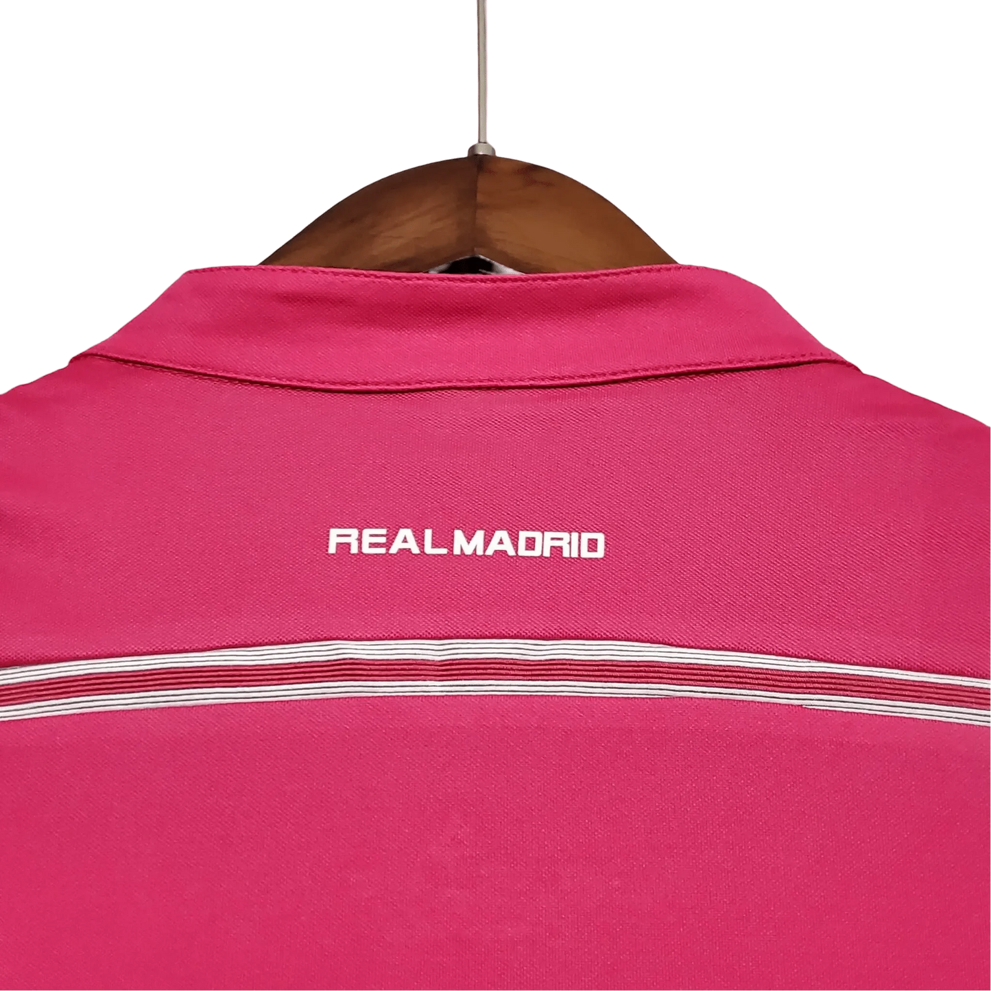 https://cdn.shopify.com/s/files/1/0826/7228/8075/files/20142015-real-madrid-fly-emirates-away-retro-kit-long-sleeves-913327.webp?v=1741197442