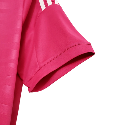 https://cdn.shopify.com/s/files/1/0826/7228/8075/files/20142015-real-madrid-fly-emirates-away-retro-kit-short-sleeves-795025.webp?v=1741197479