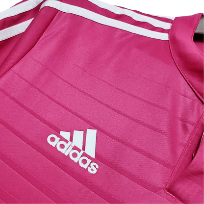 https://cdn.shopify.com/s/files/1/0826/7228/8075/files/20142015-real-madrid-fly-emirates-away-retro-kit-short-sleeves-923117.webp?v=1741197478