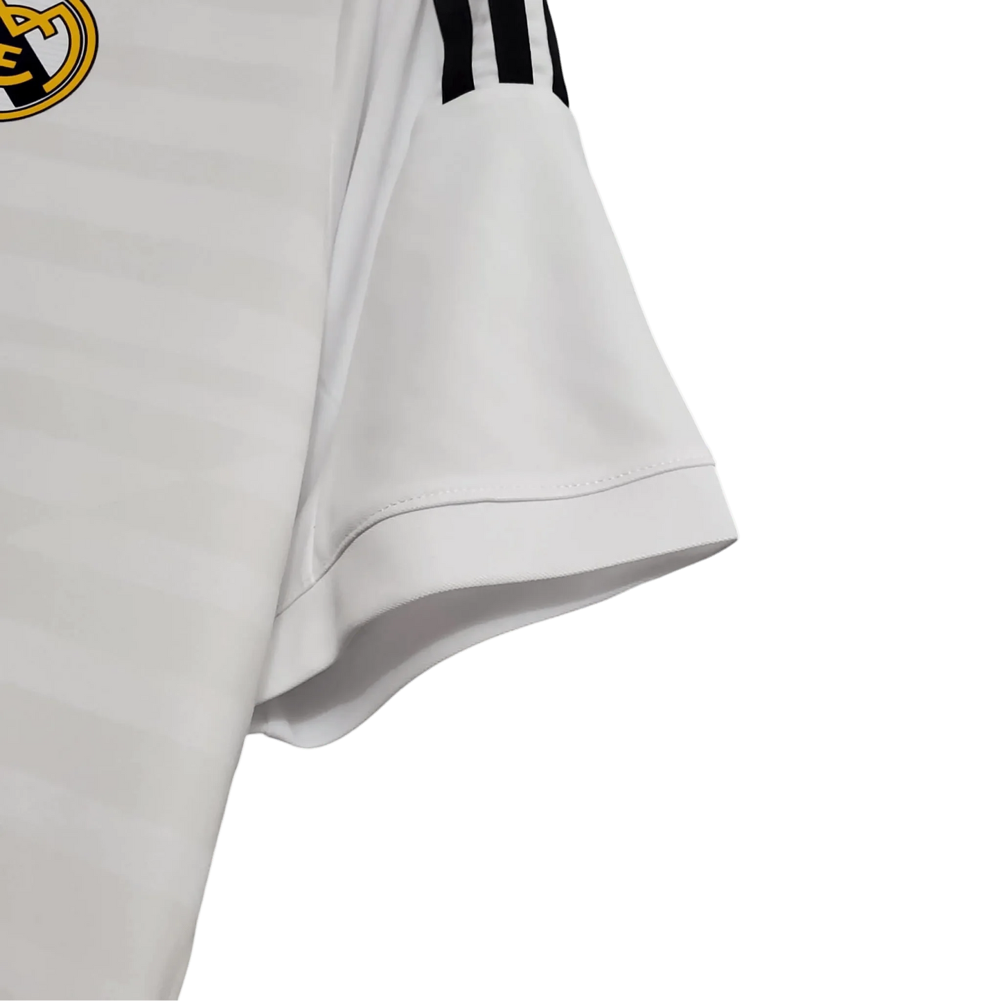 https://cdn.shopify.com/s/files/1/0826/7228/8075/files/20142015-real-madrid-fly-emirates-home-retro-kit-101947.webp?v=1741197449